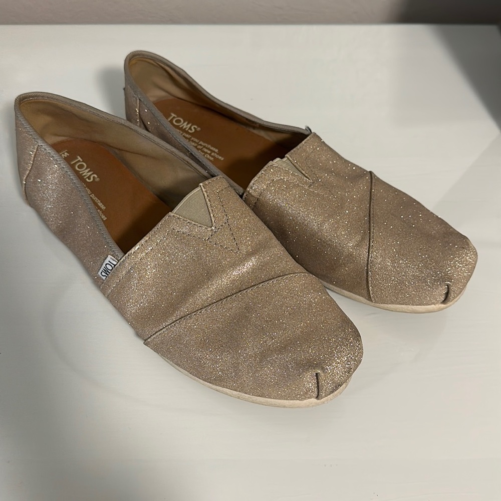 TOMS Gold sparkle shoes sz 10